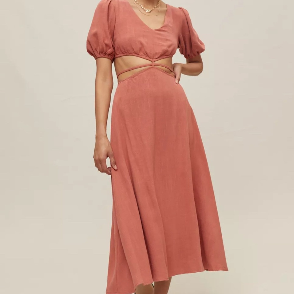 Urban Outfitters Kiss The Sky Cutout Puff Sleeve Midi Dress